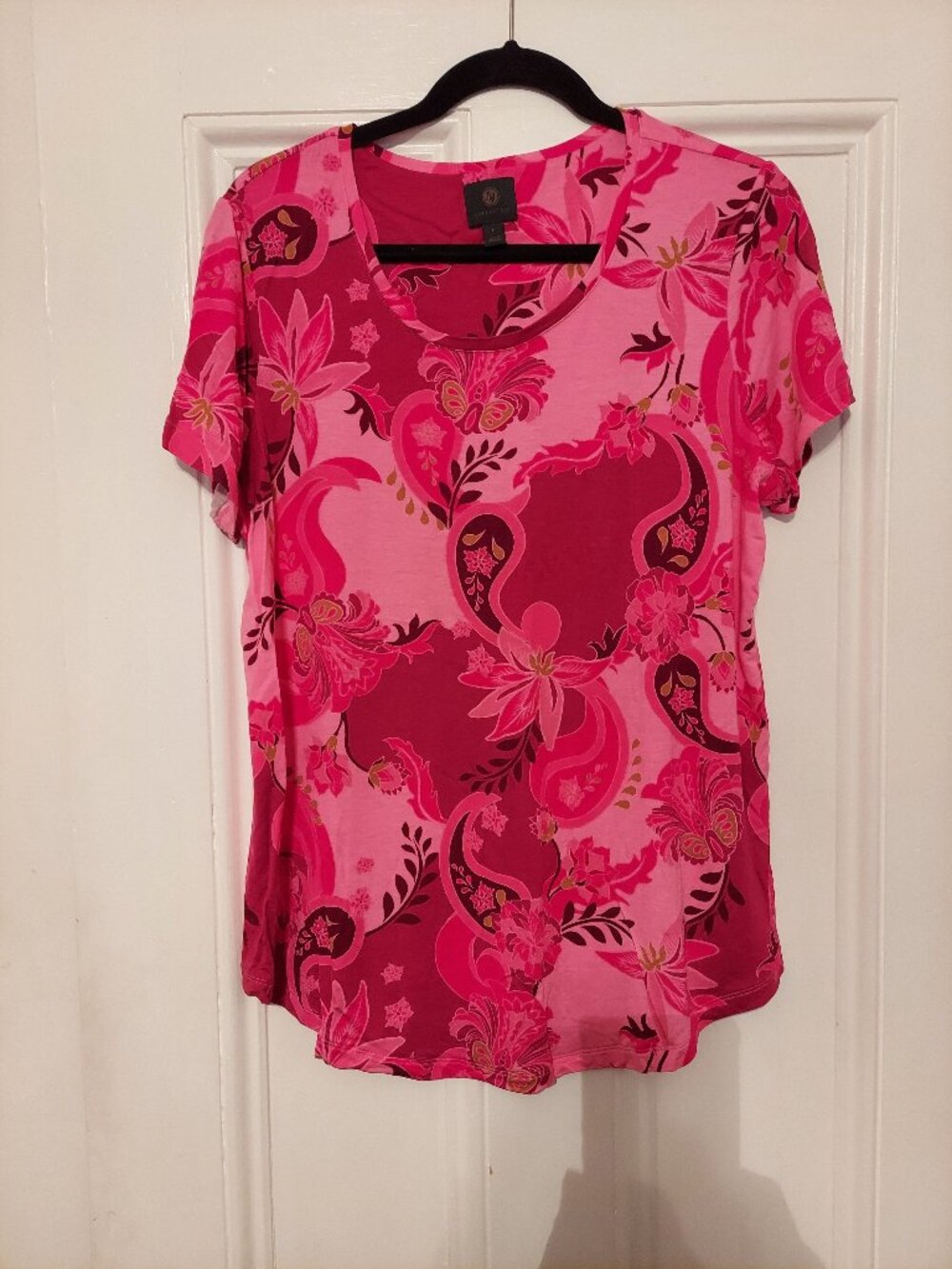 NWOT Style & Co Round Neck Pink Multi Paisley Design Short Sleeve Tee size L